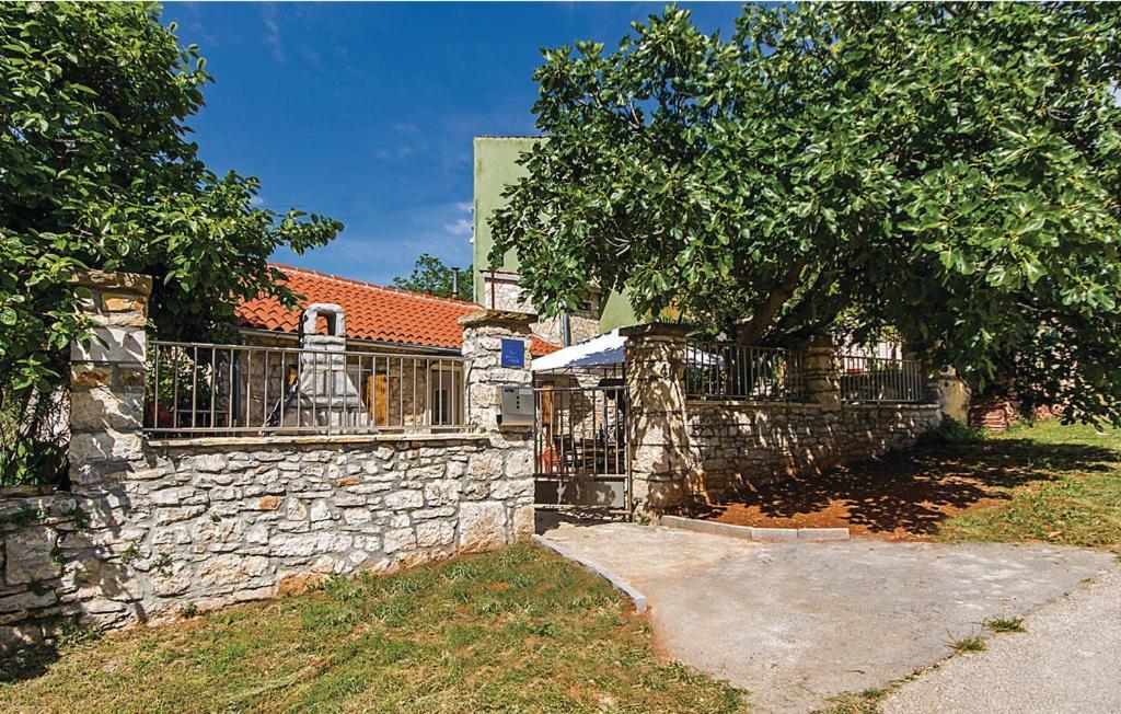 Holiday House Carpe Diem Pula Apartment Exterior photo