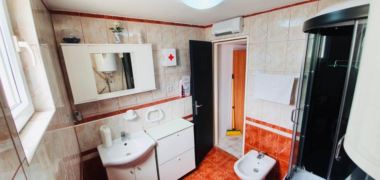 Holiday House Carpe Diem Pula Apartment Exterior photo